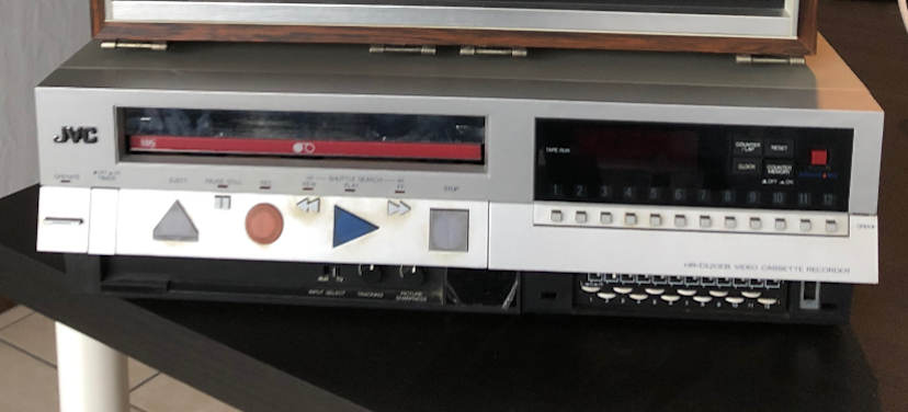 Lorentius museum | JVC HR-D120EB VHS recorder