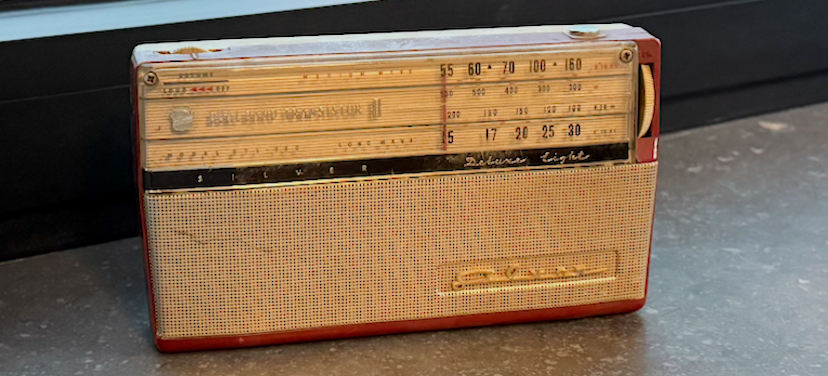 Lorentius museum | Dual Band Transistor 8