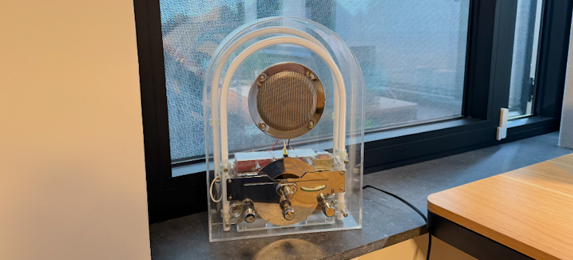 Lorentius museum | Radio Design in Acrylic Glass and Neon